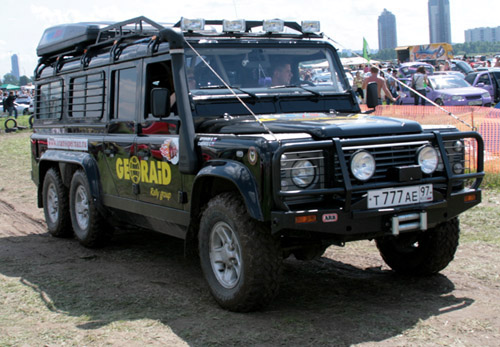  Land Rover Defender.  2009