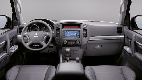 Mitsubishi Pajero IV 2012